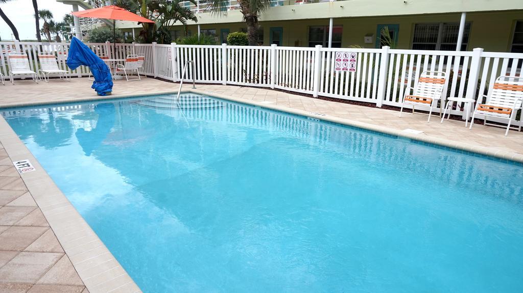 Tropic Terrace Of Treasure Island Hotel St. Pete Beach Exterior foto