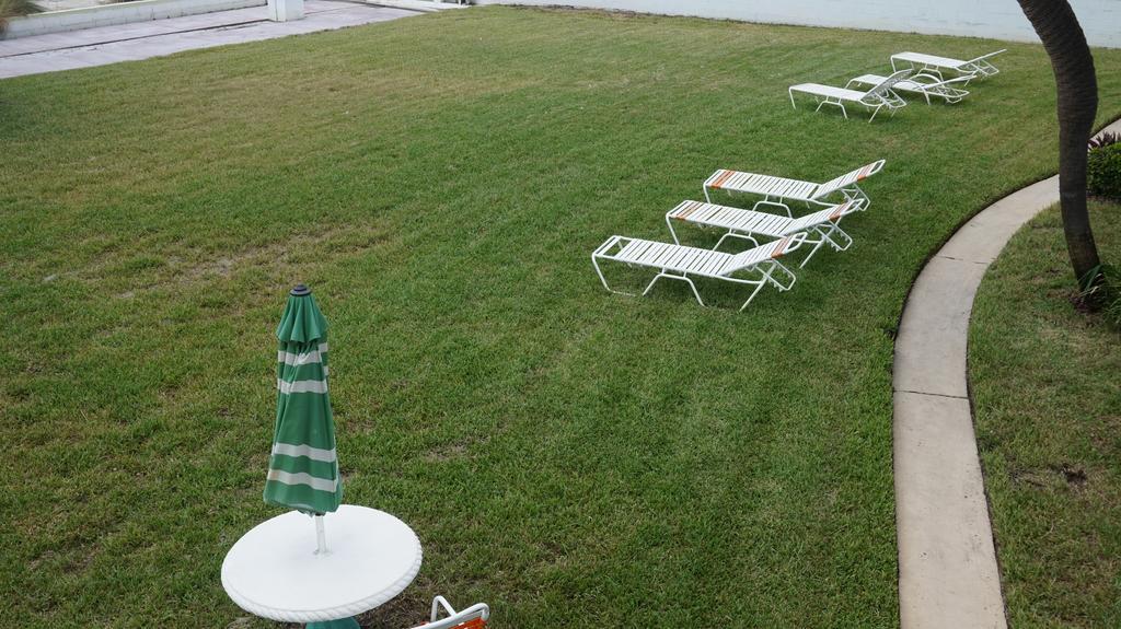 Tropic Terrace Of Treasure Island Hotel St. Pete Beach Exterior foto