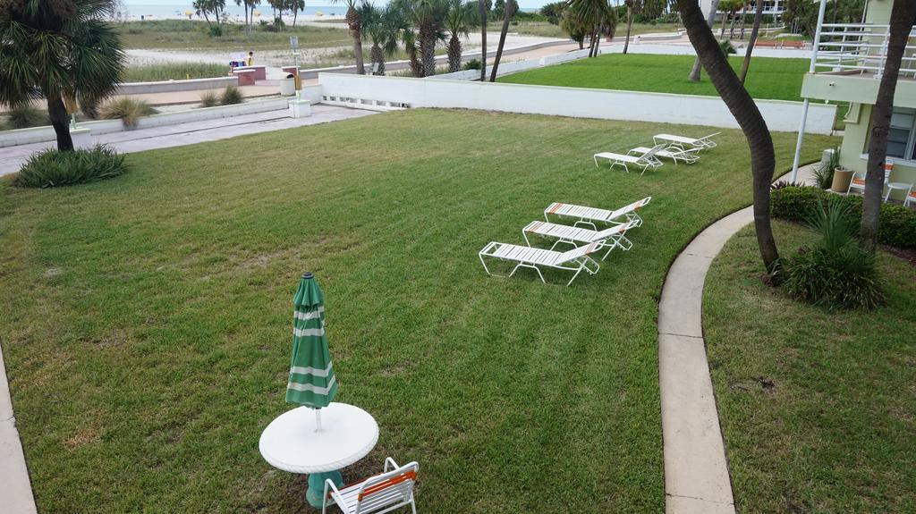 Tropic Terrace Of Treasure Island Hotel St. Pete Beach Exterior foto