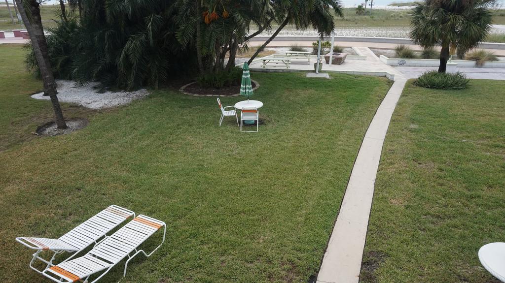 Tropic Terrace Of Treasure Island Hotel St. Pete Beach Exterior foto