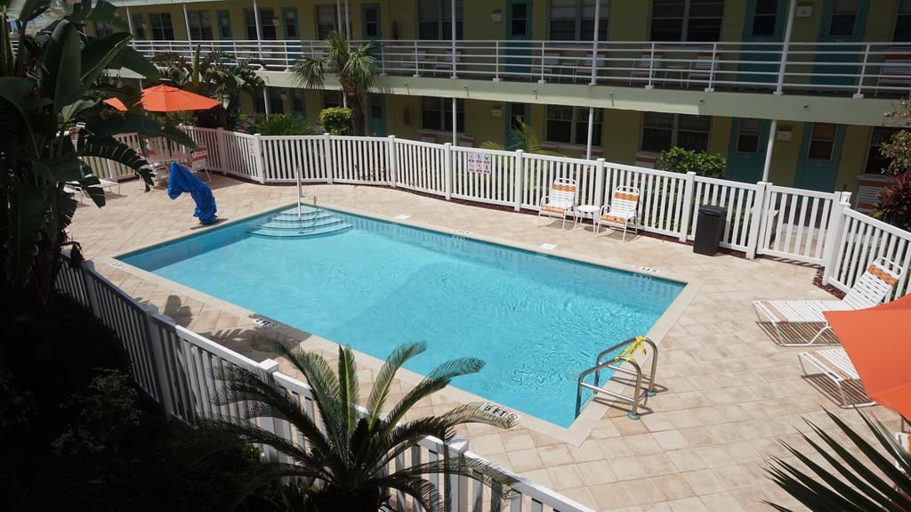 Tropic Terrace Of Treasure Island Hotel St. Pete Beach Exterior foto