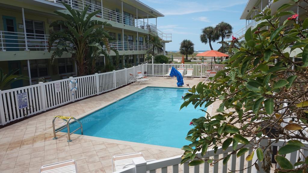 Tropic Terrace Of Treasure Island Hotel St. Pete Beach Exterior foto